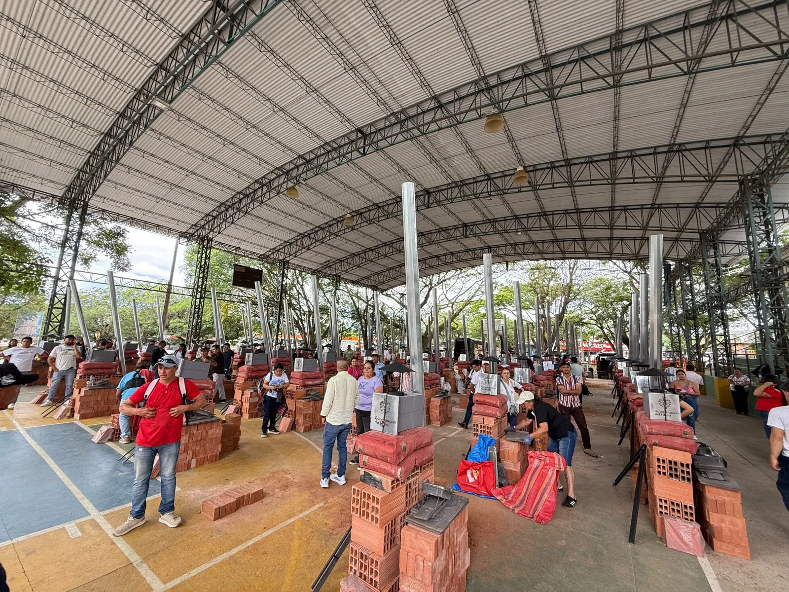 ALCALDÍA DE GARZÓN Y GOBERNACIÓN DEL HUILA ENTREGAN 90 ESTUFAS ECOEFICIENTES A FAMILIAS RURALES